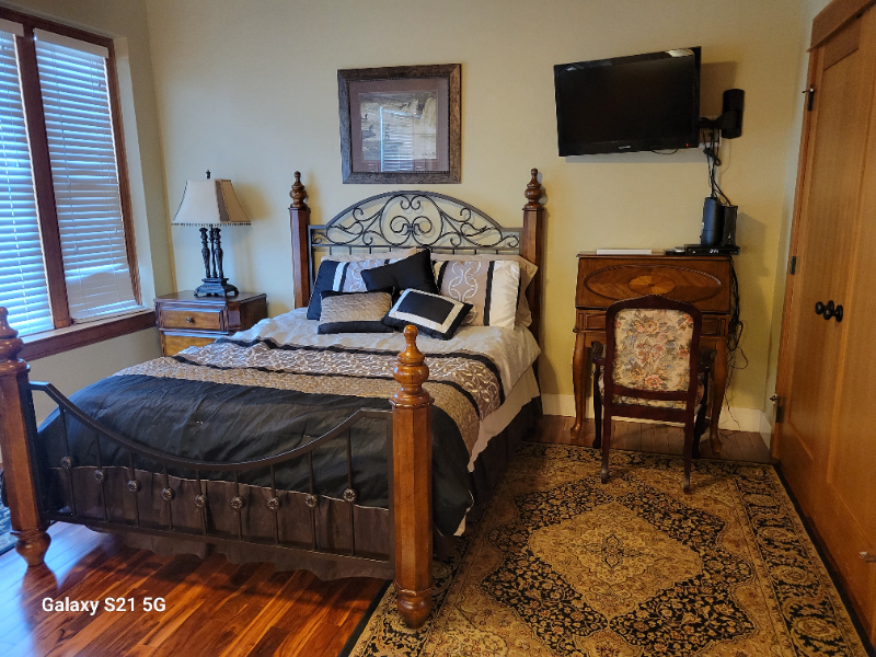 306 Washington St #2 - Photo 5 of 6