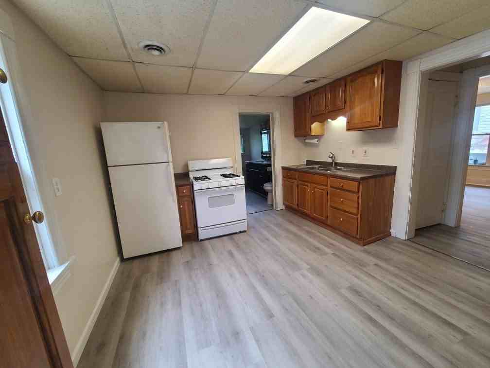 1046 W 1st St #FL2 - Photo 4 of 17