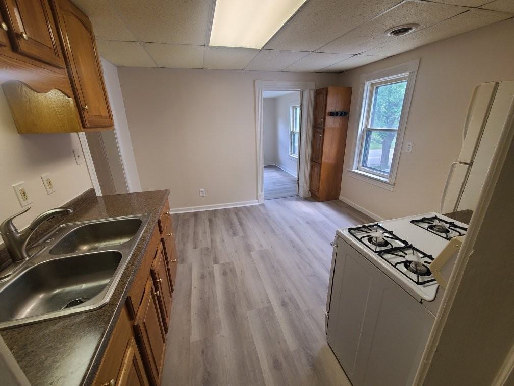 1046 W 1st St #FL2 - Photo 5 of 17