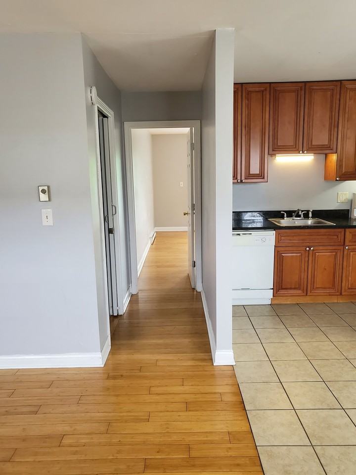 371 W. Old Indian Trail Rd #2 - Photo 3 of 8