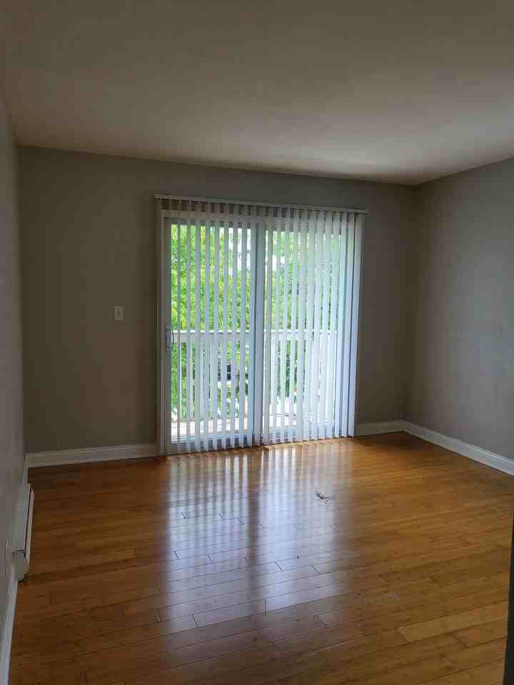 371 W. Old Indian Trail Rd #2 - Photo 6 of 8