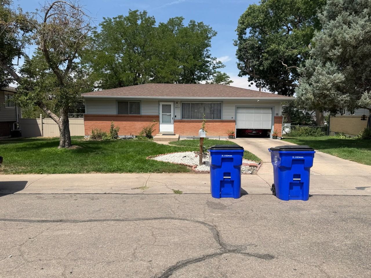 2603 W 15th St - Photo 2 of 3