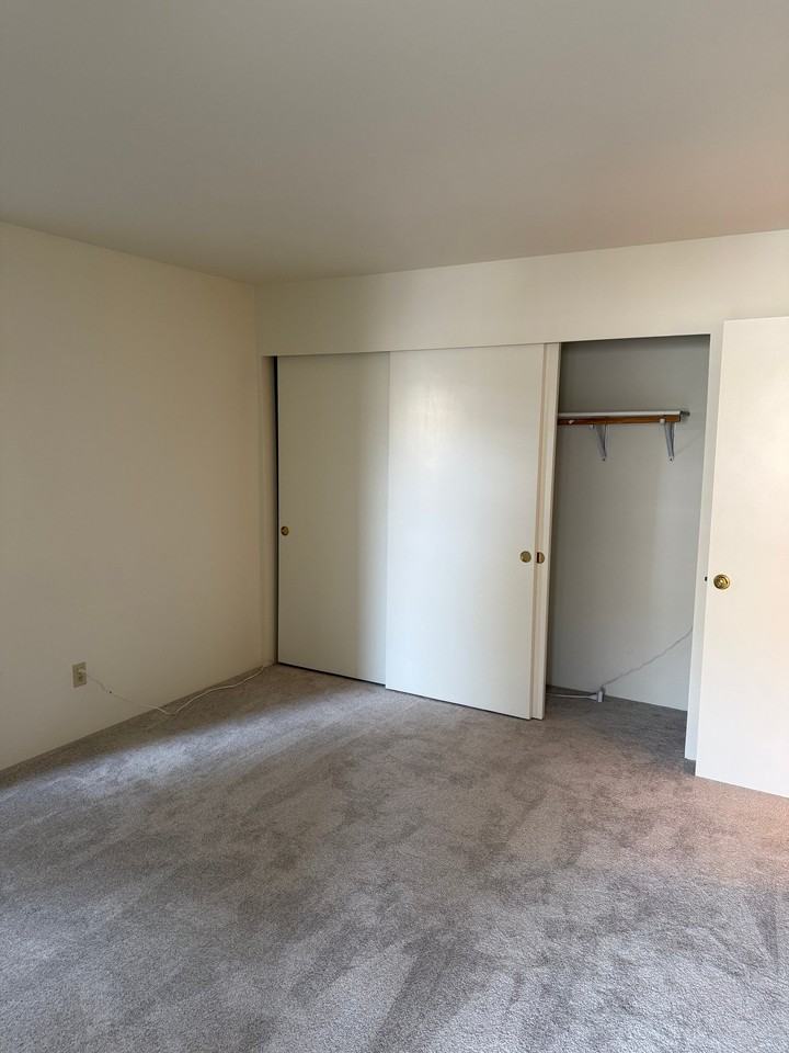 2829 Franklin Ave E #N2 - Photo 4 of 11