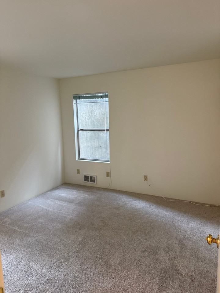 2829 Franklin Ave E #N2 - Photo 5 of 11