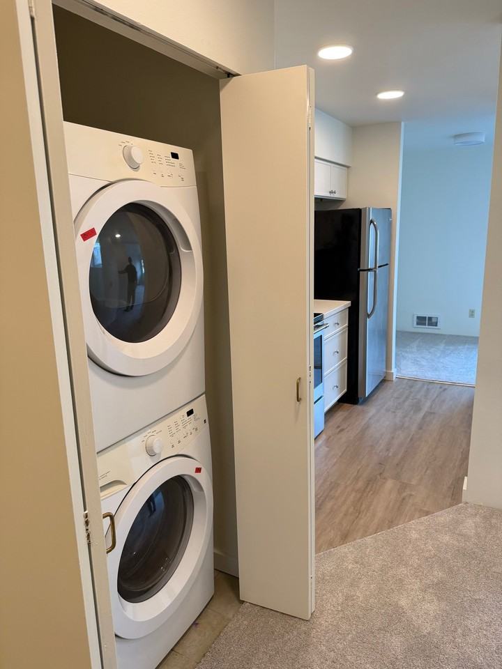 2829 Franklin Ave E #N2 - Photo 6 of 11