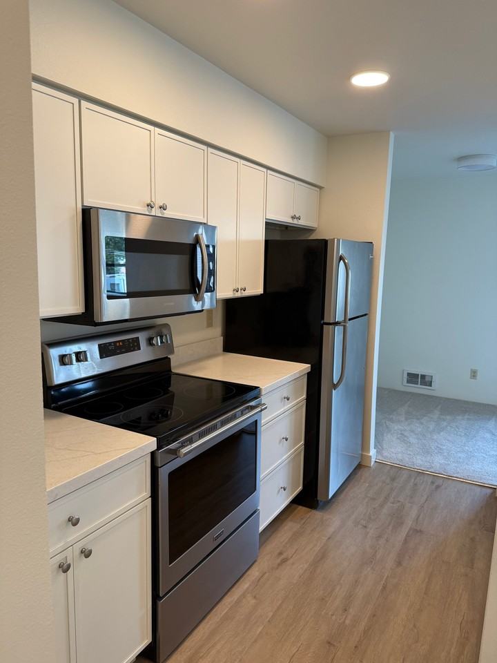 2829 Franklin Ave E #N2 - Photo 7 of 11