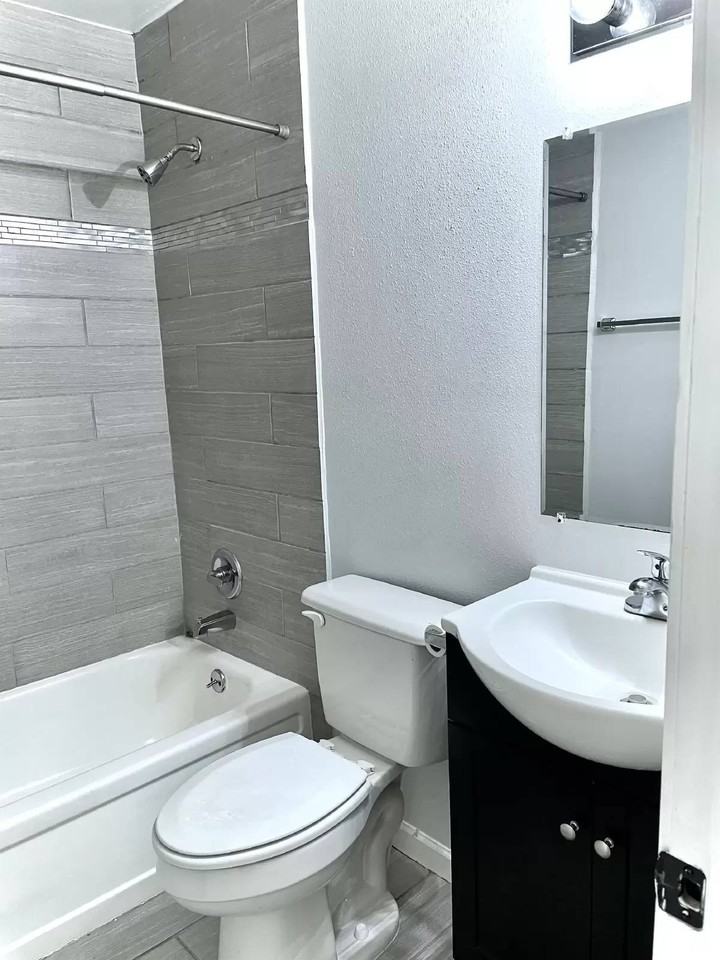 105 Davis St #6 - Photo 6 of 10