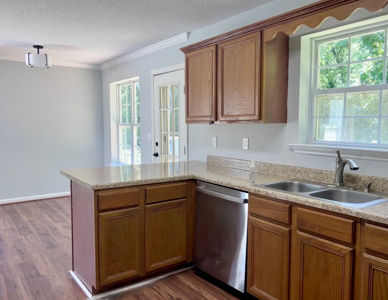 2207 Joann Dr - Photo 5 of 16