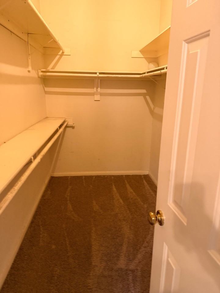 1822 Laurel Oaks Dr - Photo 2 of 16