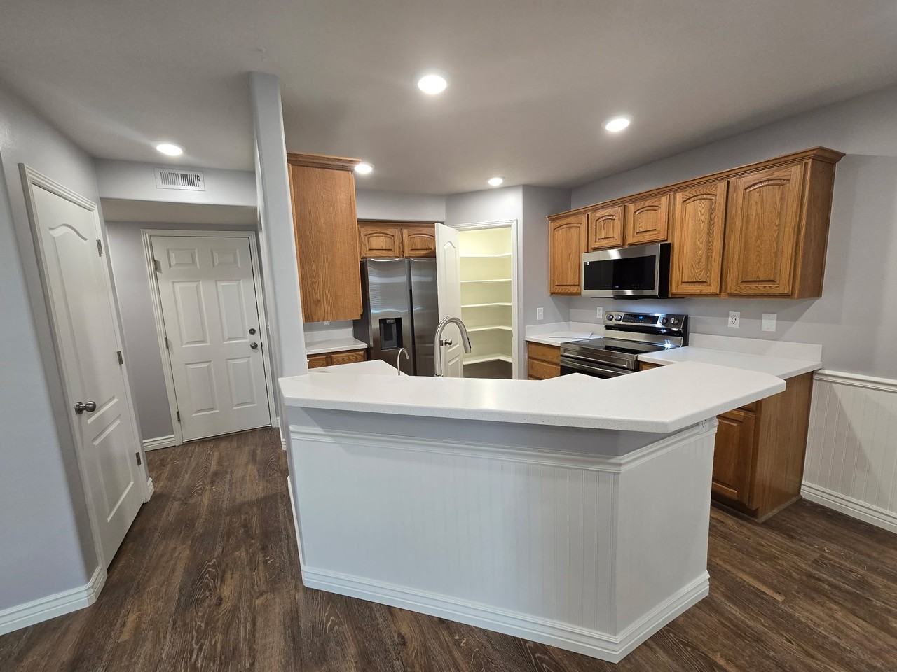 802 Big Leaf Ct - Photo 2 of 18