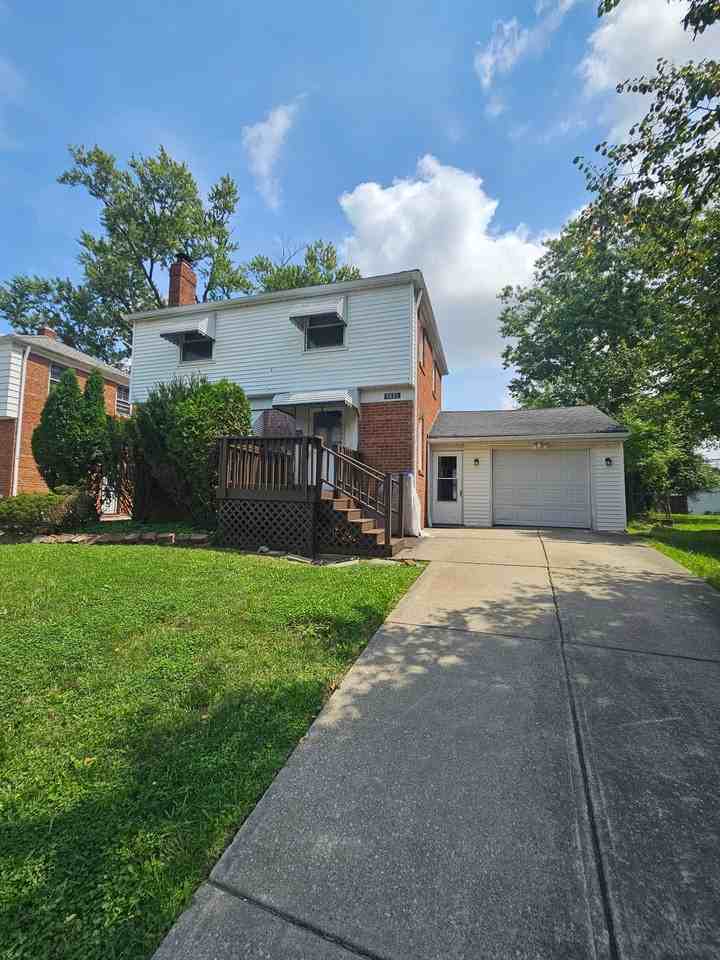 5635 South Blvd - Photo 2 of 20