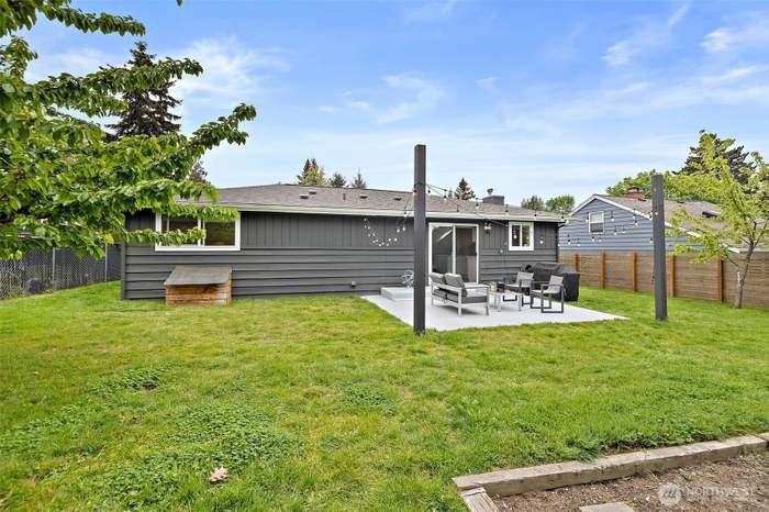 11303 14th Ave Sw - Photo 2 of 20