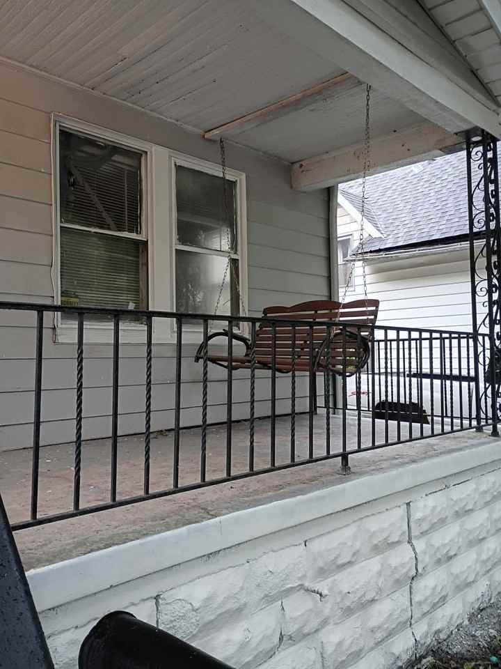 615 Prouty Ave - Photo 3 of 28