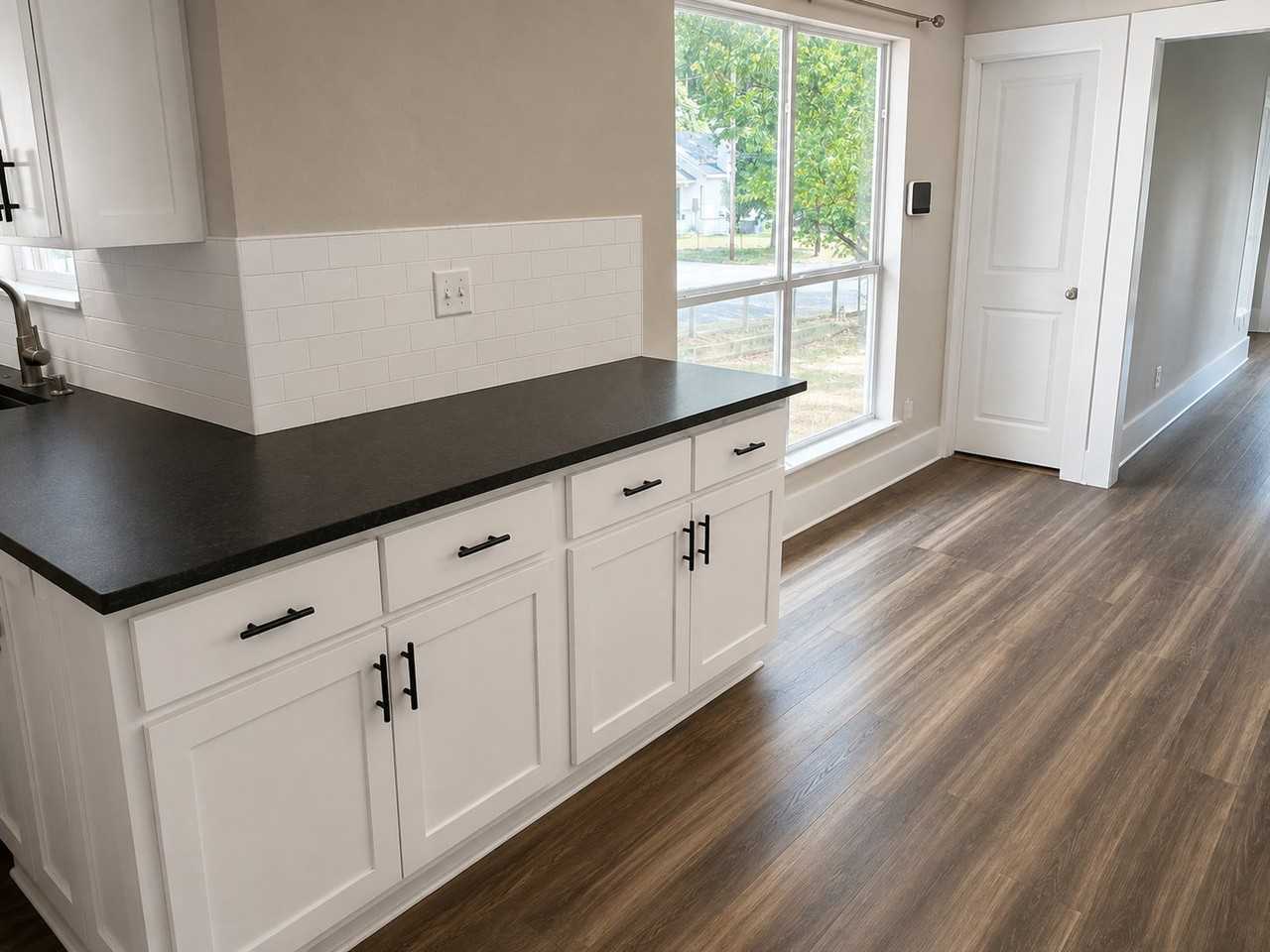 306 Ashland St - Photo 5 of 17