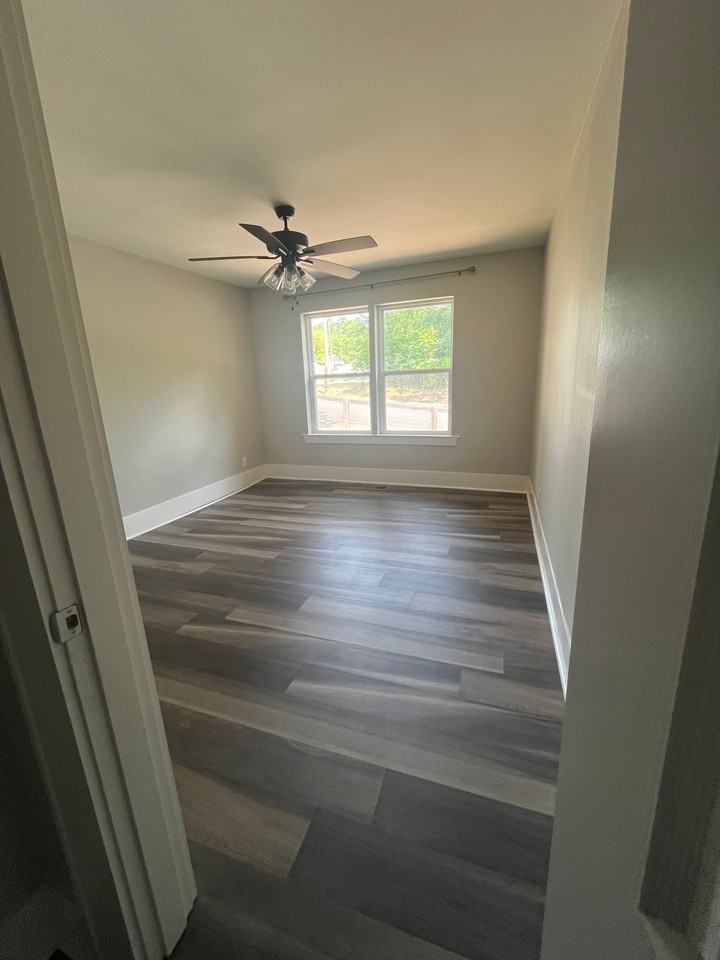 306 Ashland St - Photo 7 of 17