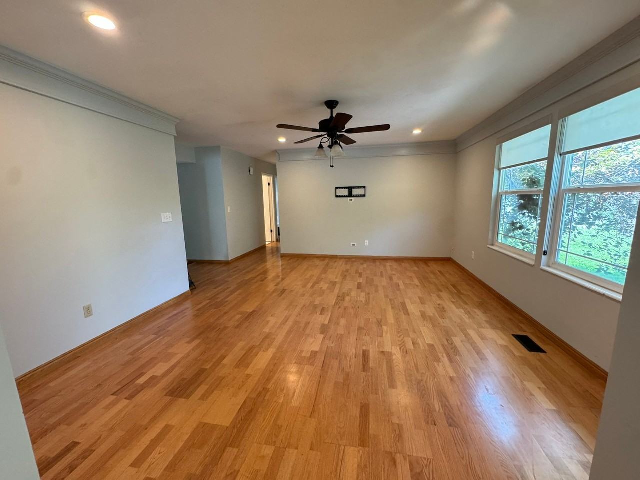 992 W Halcyon Dr - Photo 2 of 20