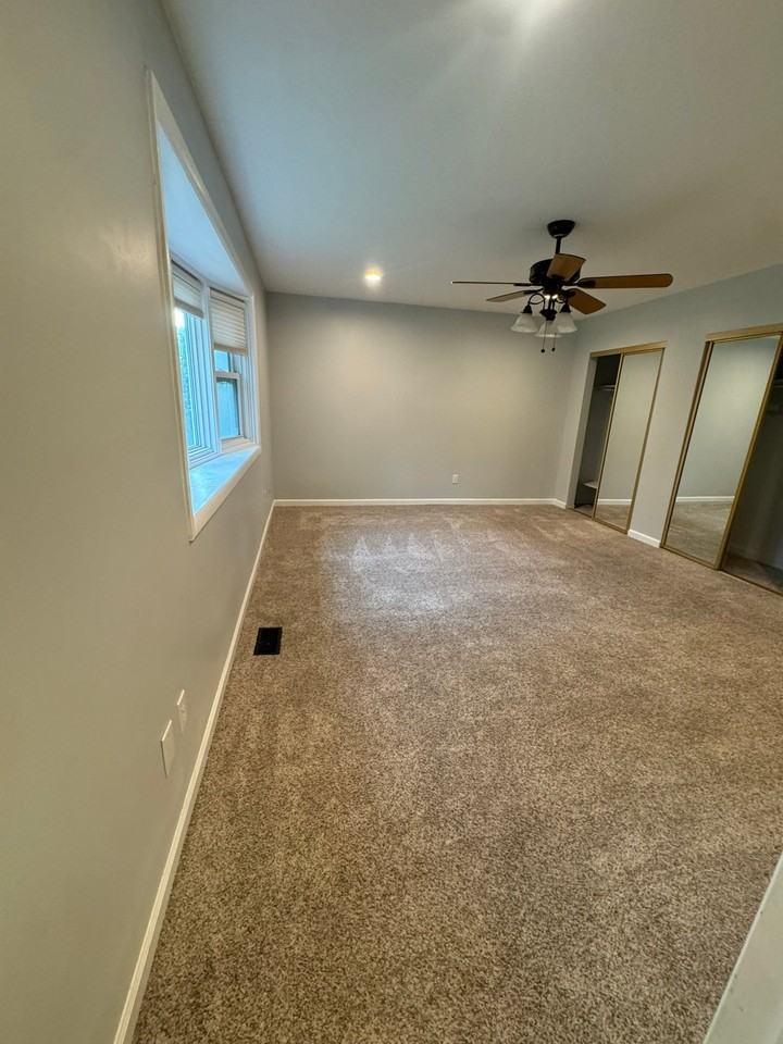 992 W Halcyon Dr - Photo 5 of 20