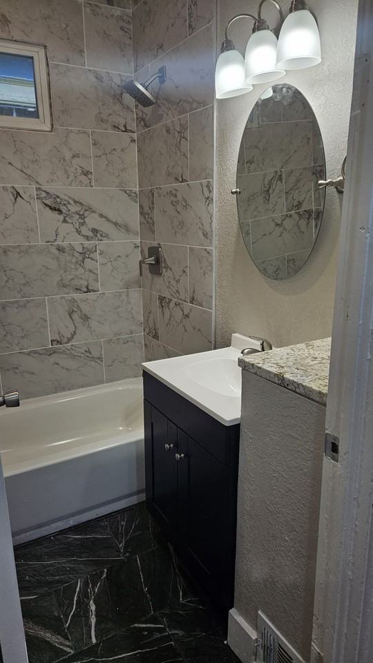 138 Wheeling Ave - Photo 3 of 11