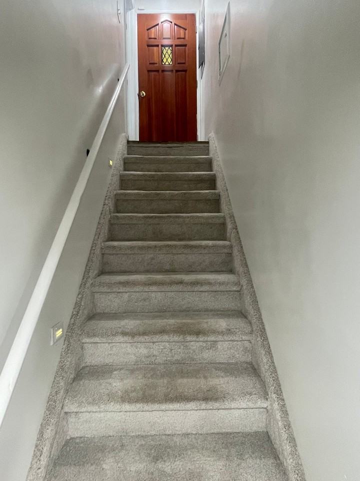 3674 Southeast #A - Photo 2 of 17
