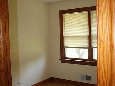 2408 Sunset Rd - Photo 4 of 8