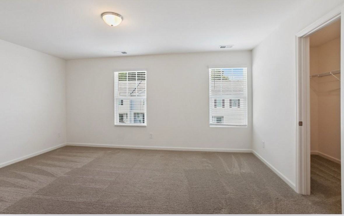 235 Grand Central Way - Photo 5 of 8