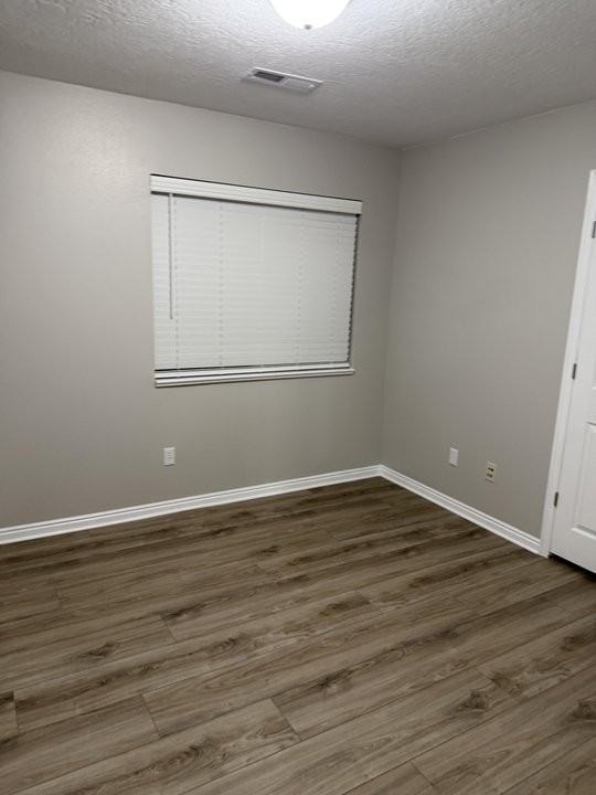 1530 Westbury Way #I - Photo 3 of 20