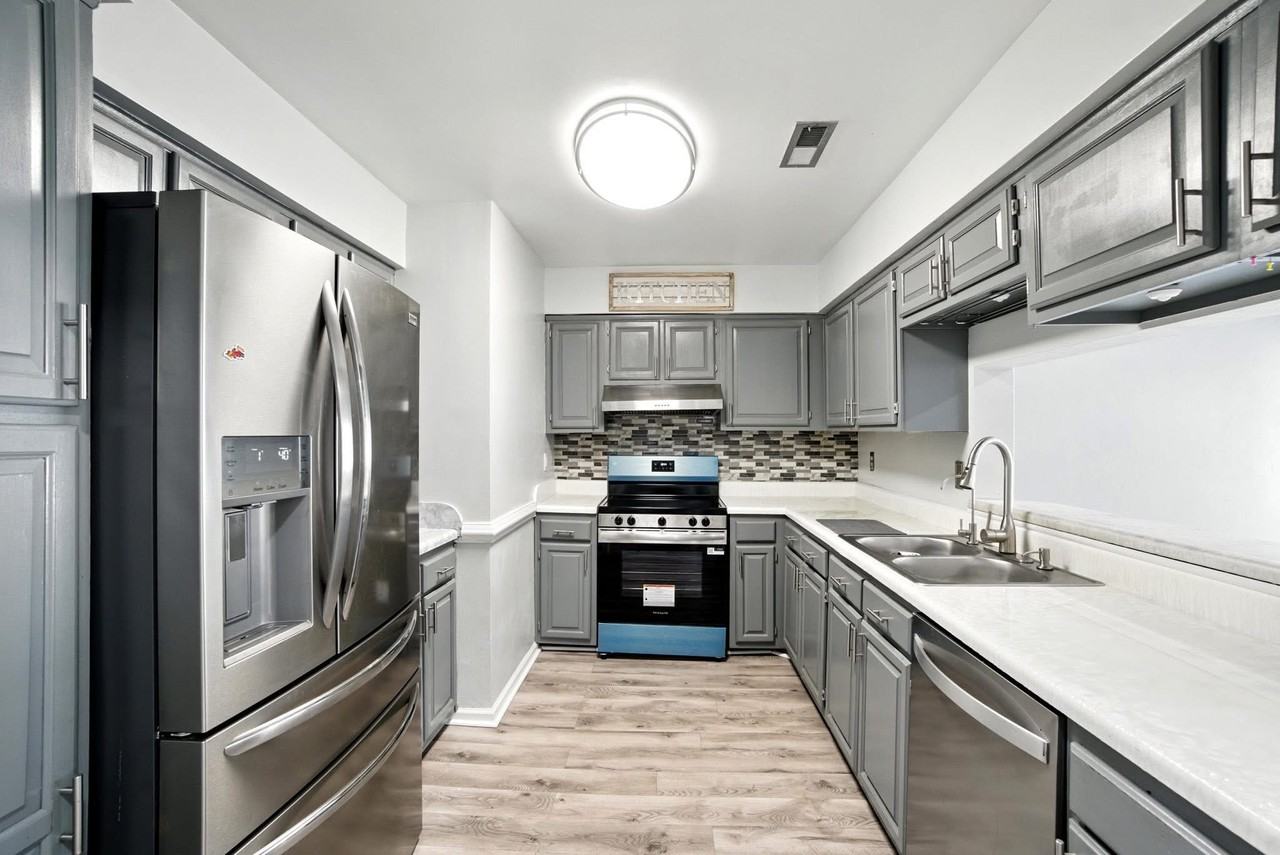 4709 Woods Edge Rd - Photo 5 of 24