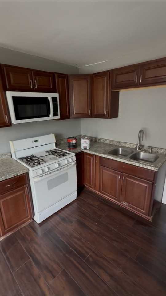 3220 N 21st St - Photo 5 of 6