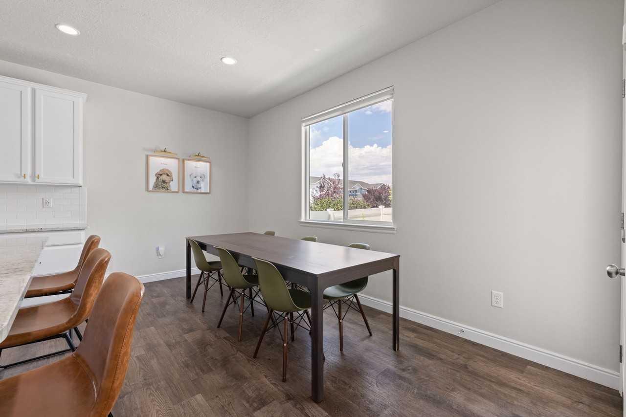 146 Nw - Photo 3 of 18