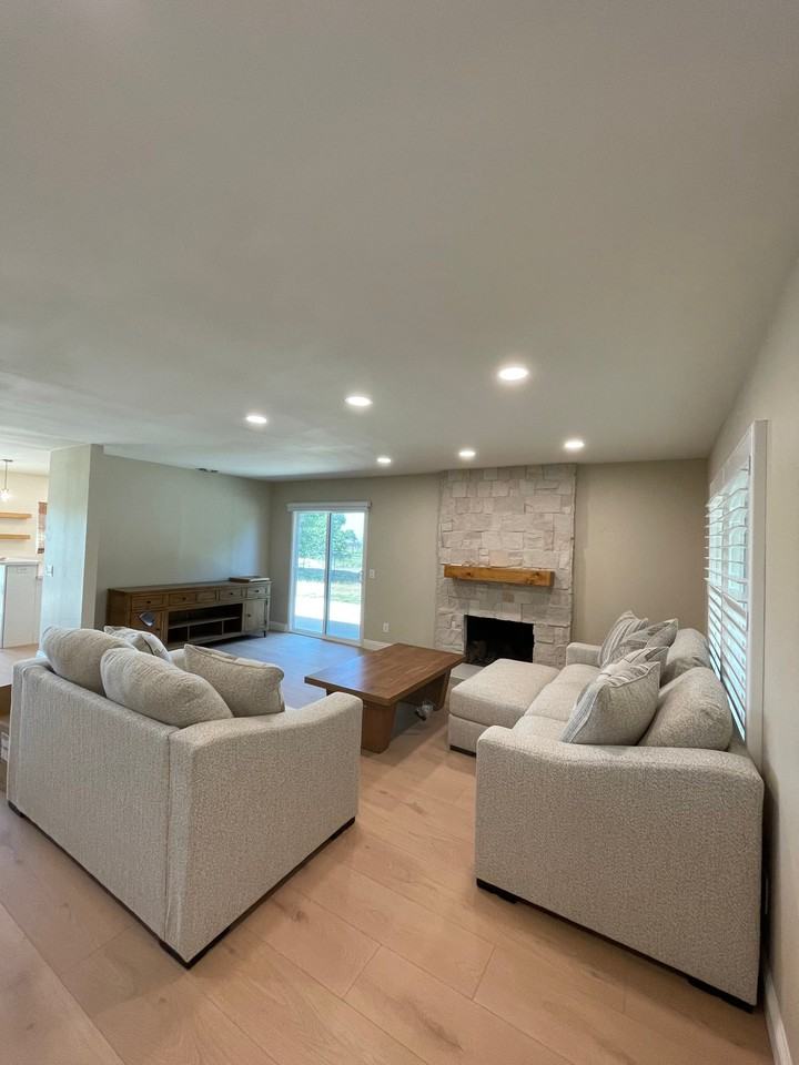 13715 Westward Dr - Photo 3 of 15