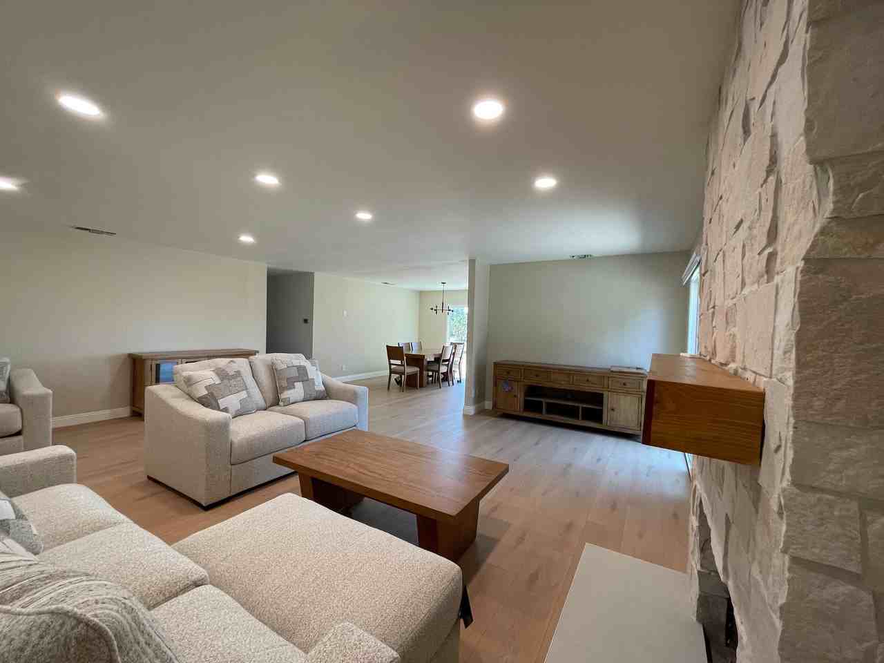 13715 Westward Dr - Photo 4 of 15