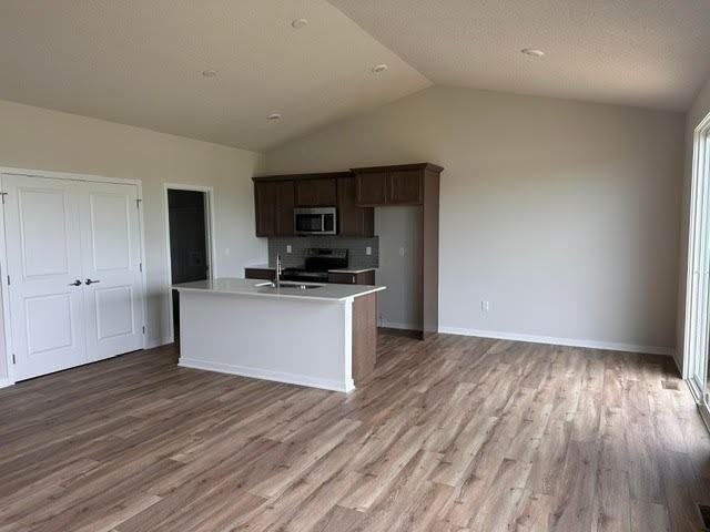 1131 Nw Petersen Dr - Photo 5 of 18