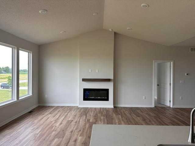 1131 Nw Petersen Dr - Photo 6 of 18