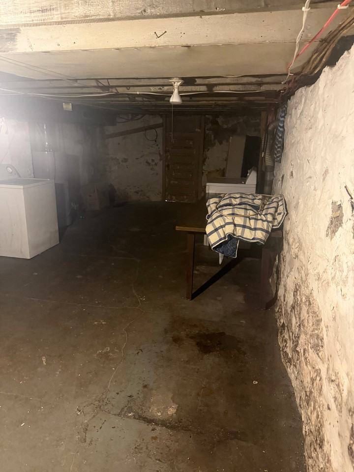 364 Corinne Ave - Photo 2 of 13