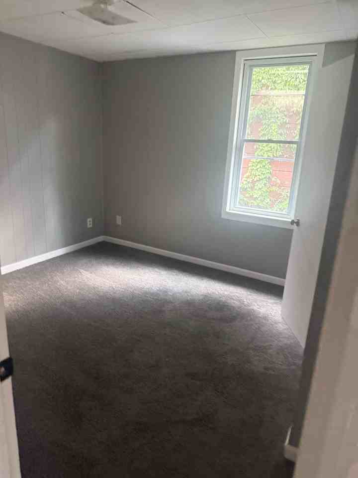 364 Corinne Ave - Photo 7 of 13