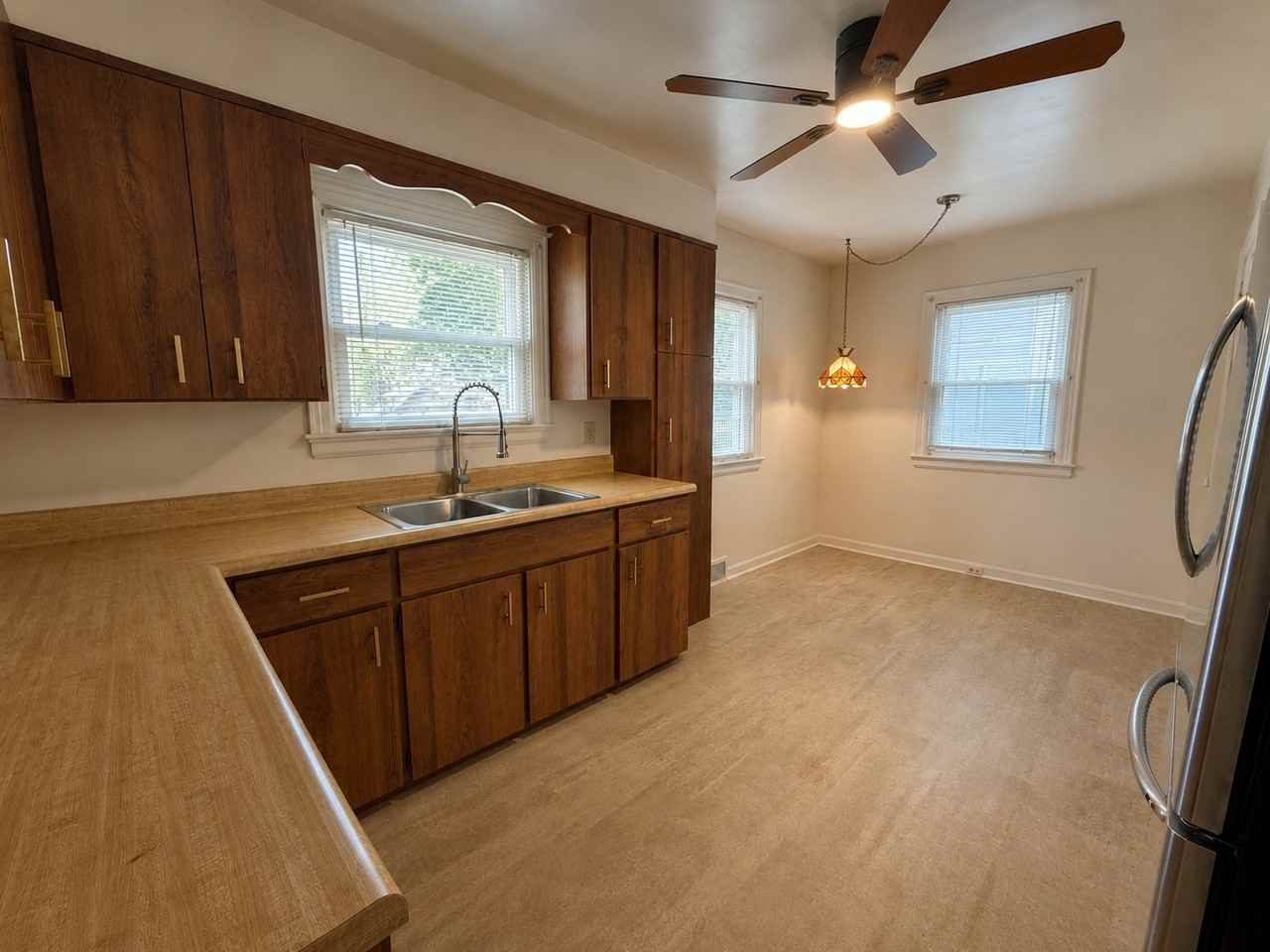 1162 26th St - Photo 3 of 10