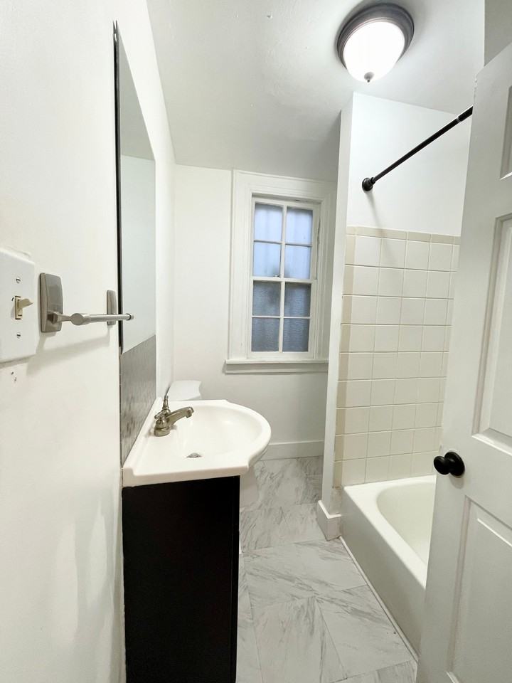 2018 Clifton Ave #A - Photo 6 of 8