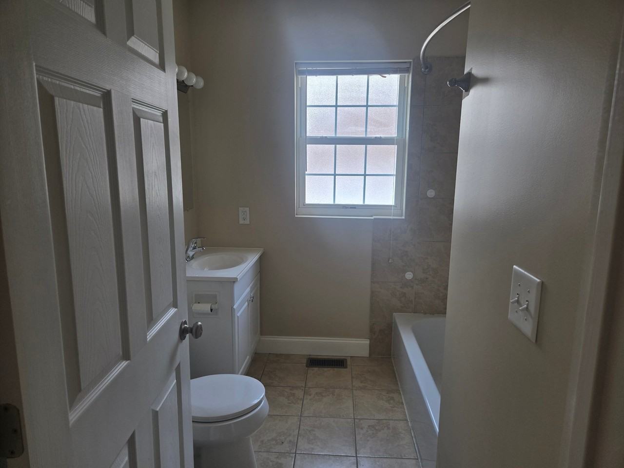 1028 Watauga St #1 - Photo 3 of 5