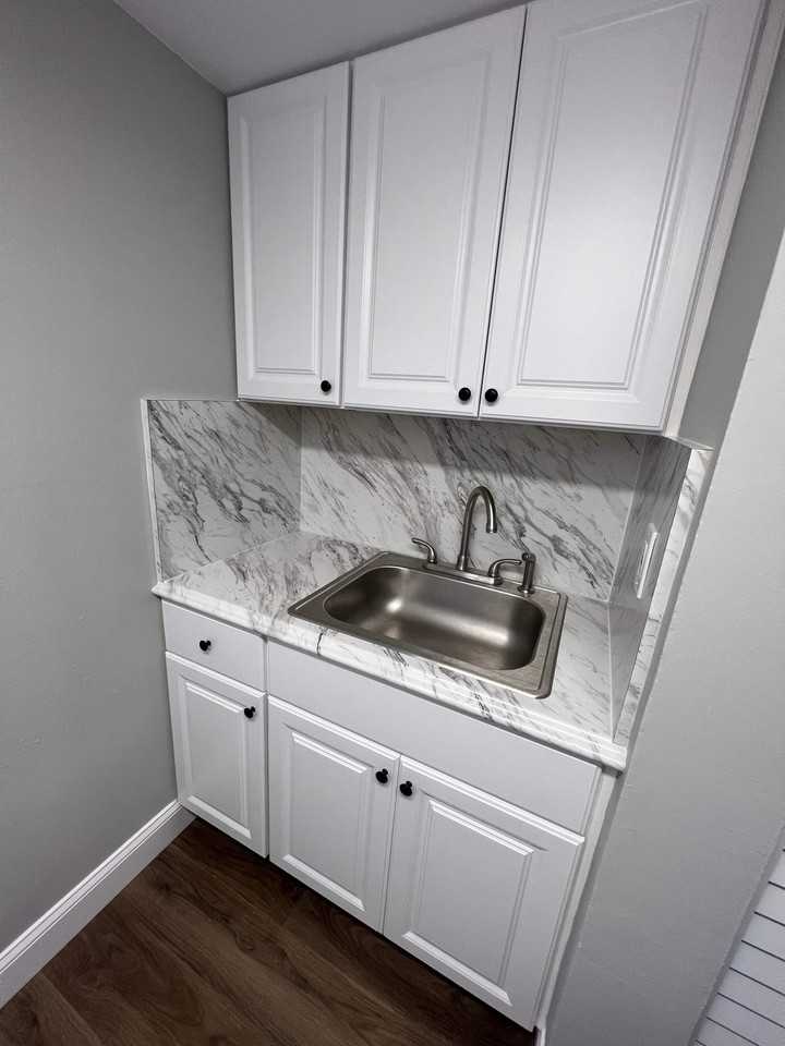 2605 Nwstreet #208 - Photo 5 of 20
