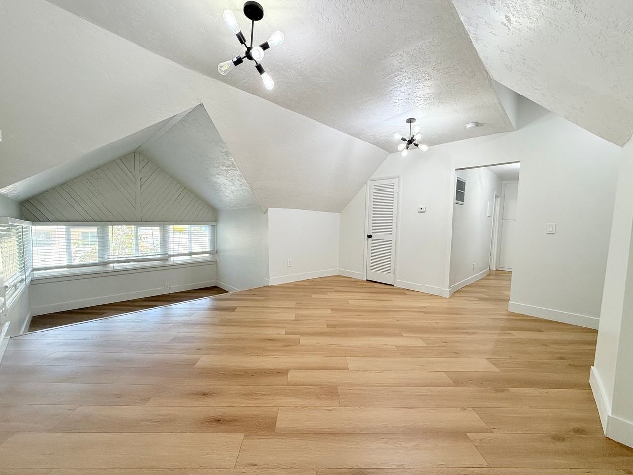 123 Mcclelland St #4 - Photo 3 of 9