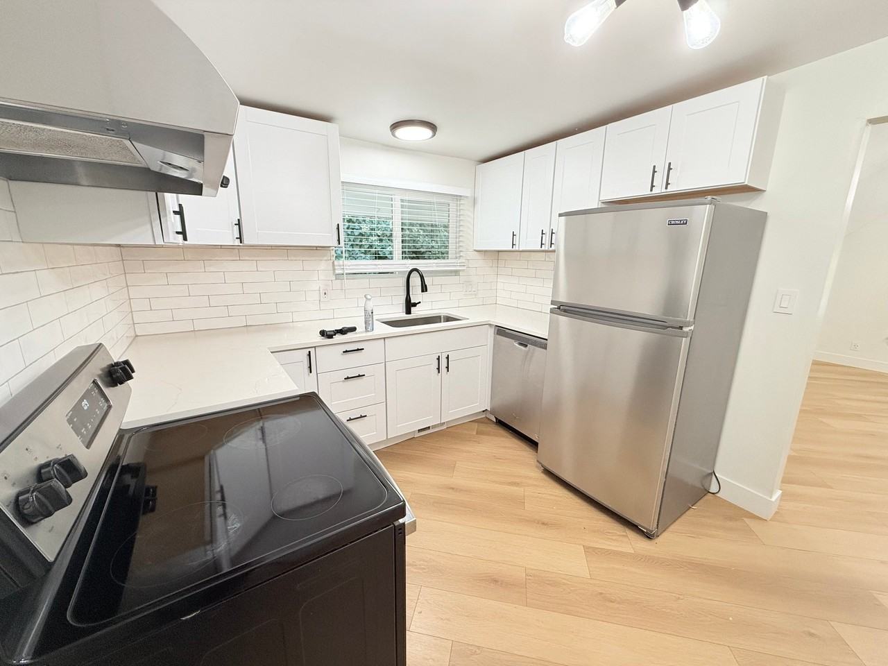 123 Mcclelland St #4 - Photo 5 of 9