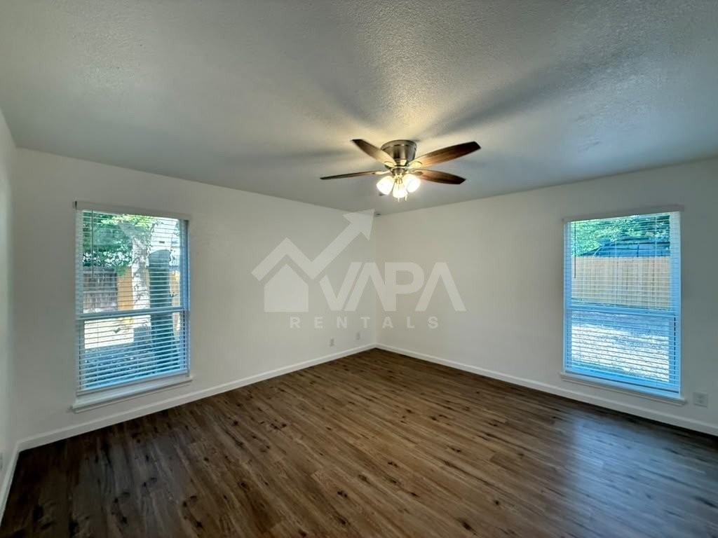 5826 Lake Wind St - Photo 7 of 17