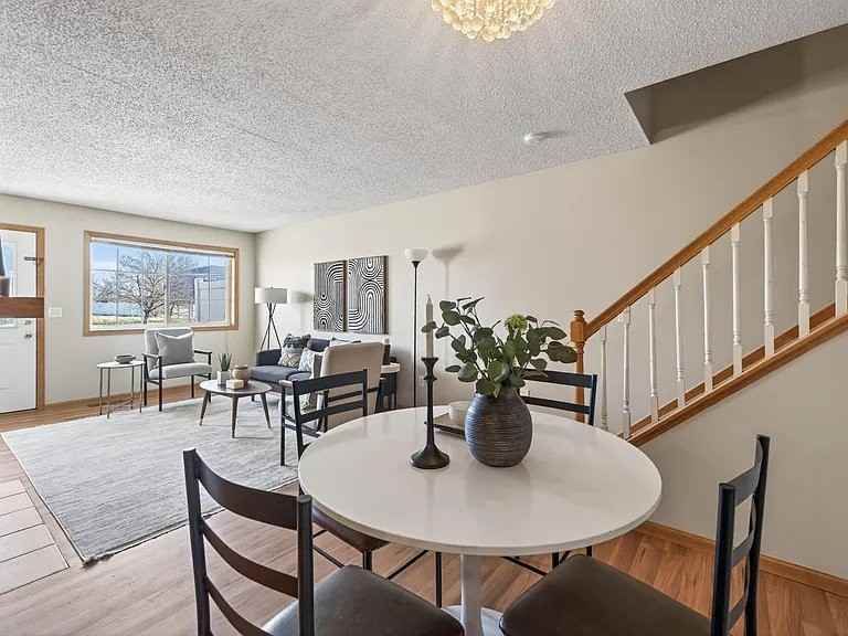6190 Marlowe Ave Ne - Photo 7 of 20