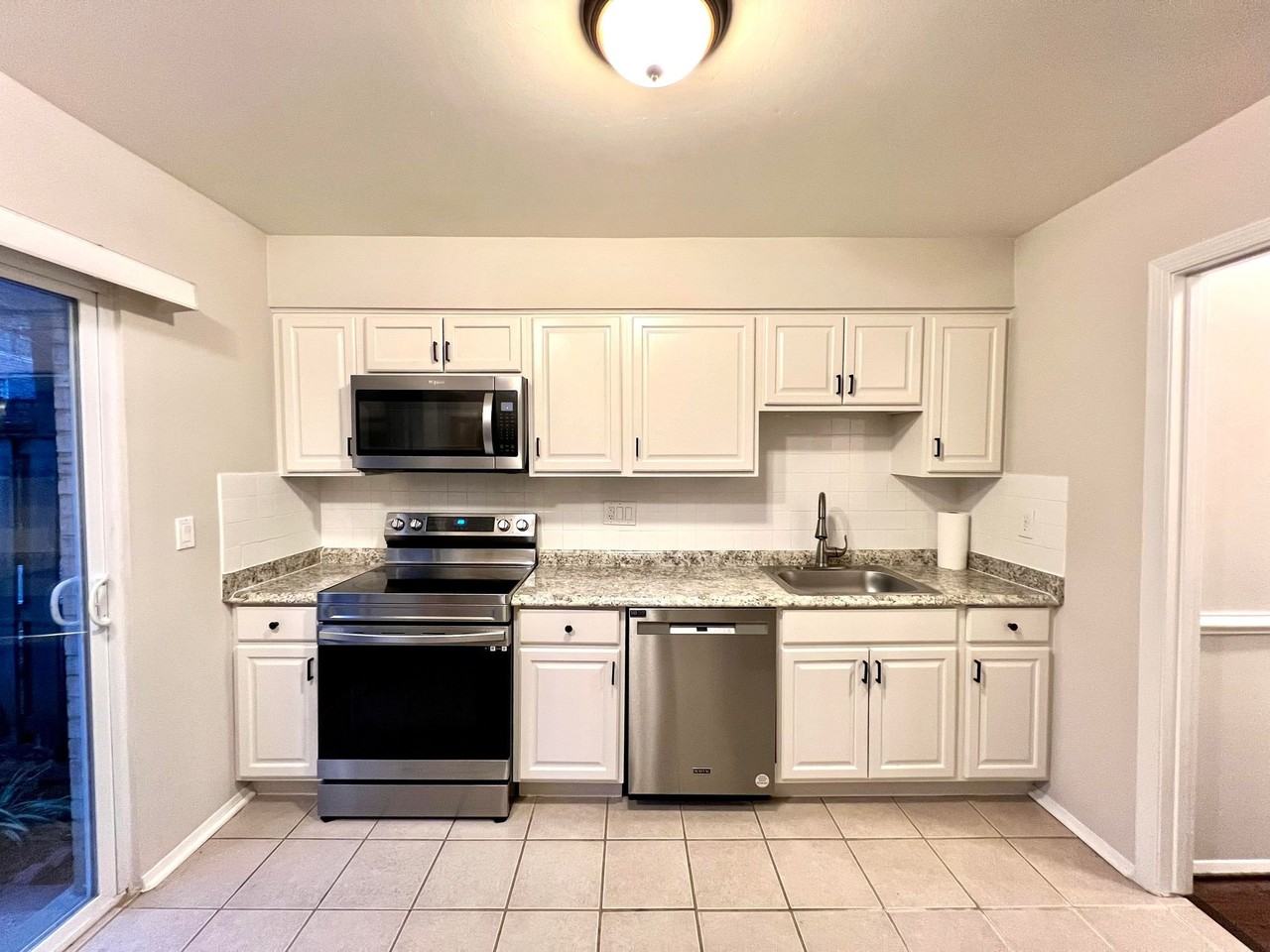 3335 Breckenridge Ct - Photo 3 of 14
