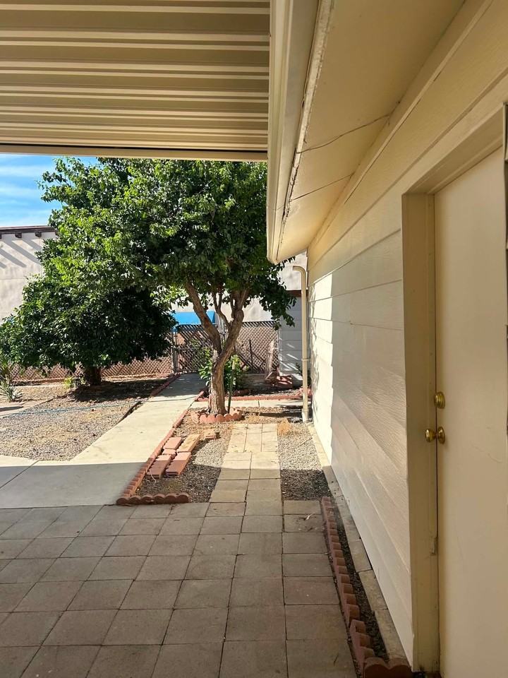 26030 San Quintin Rd - Photo 2 of 20