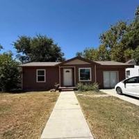 featured image of 706 Mickan St