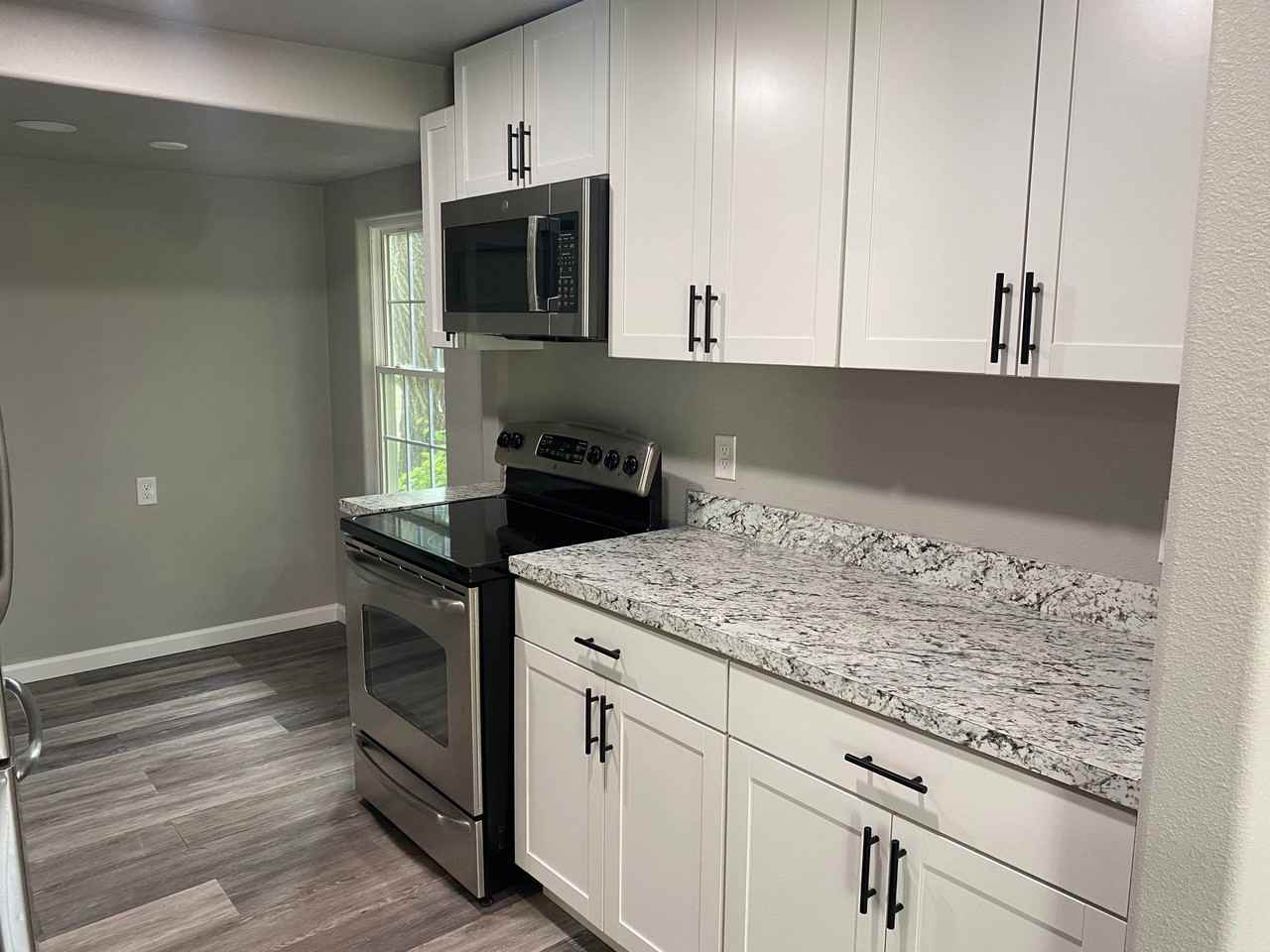 211 N 2nd St - Photo 2 of 13
