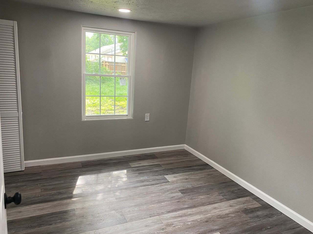 211 N 2nd St - Photo 5 of 13