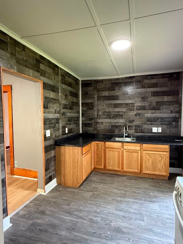 8103 Jeffries Ave - Photo 4 of 13