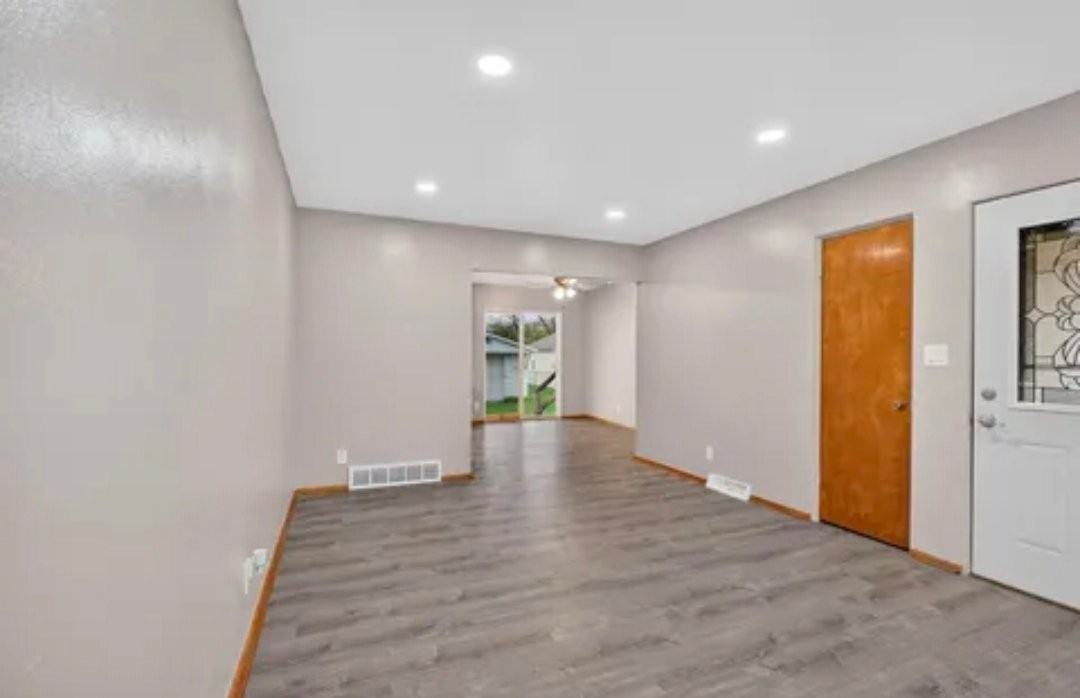 1234 Northey St - Photo 4 of 18